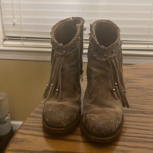 Lucchese women size 7 paid 257.00 worn asking 150.00